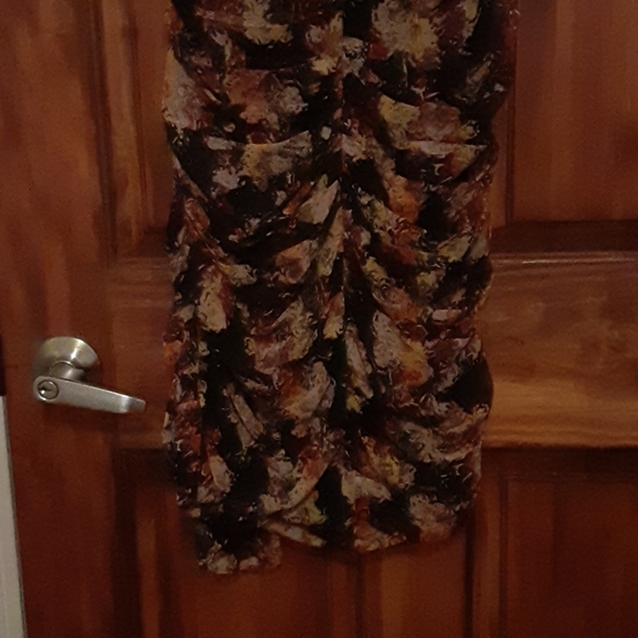 Dress - Picture 8 of 8